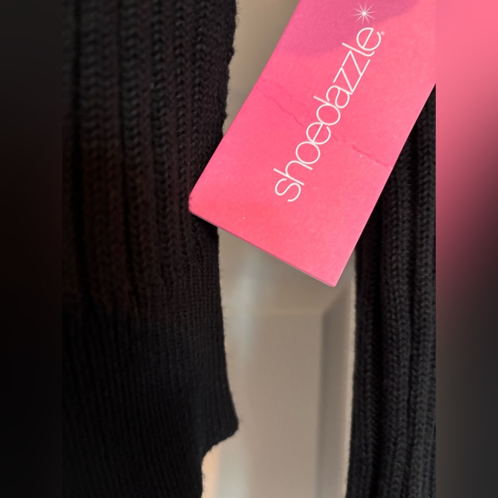 NWT JustFab Black Ribbed Women's Sweater with a Shoulder Cutout Detail - Picture 5 of 10